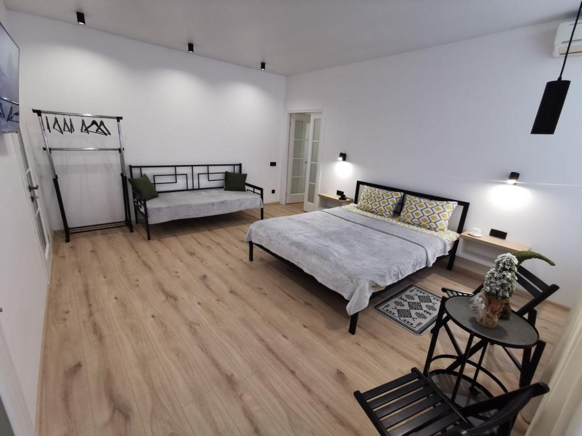 Soborna Apartment 罗夫诺 外观 照片